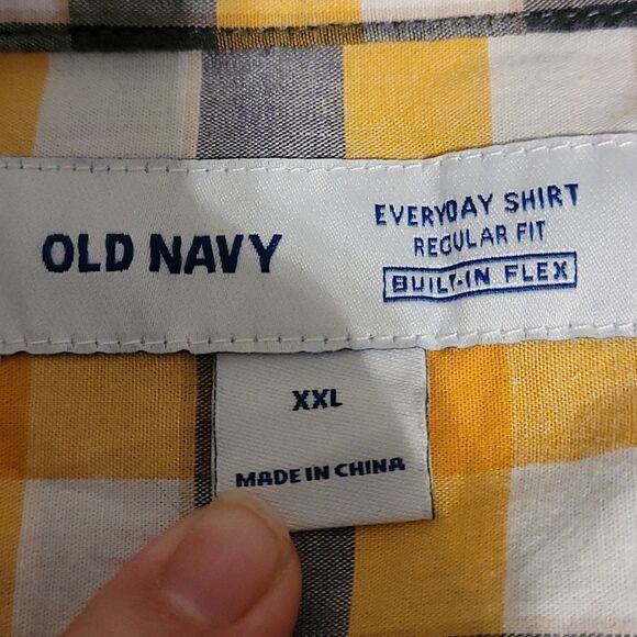 Old Navy men's long sleeve button up shirt - Picture 4 of 5